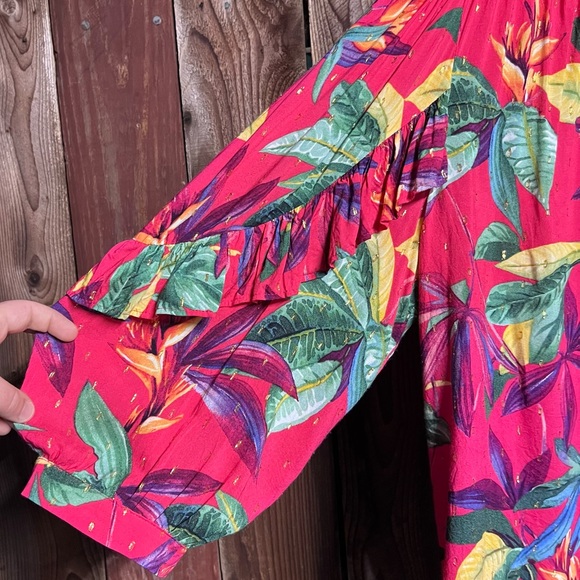 Chico’s Hot Pink Tropical Floral Clip Dot Ruffle Blouse Sparkly V-Neck Sz3/Sz16 - Picture 8 of 13